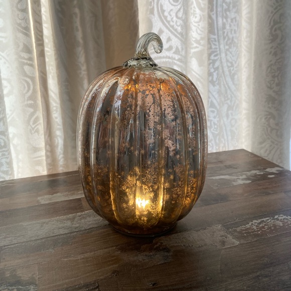 LIGHT UP GLASS PUMPKIN ✨ - Picture 2 of 2